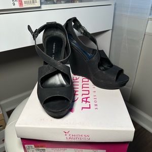 Chinese Laundry black wedges